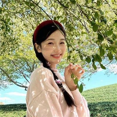 当红小花隐婚生子传闻，经纪人连夜公关，深夜持续发酵